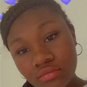 Meet your Posher, Chloe